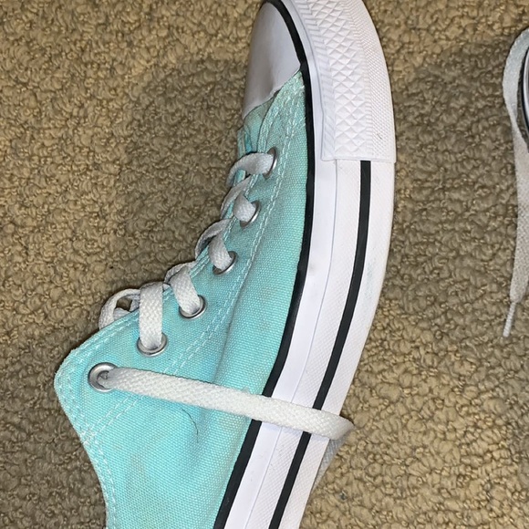 women’s 10.. mens 8 converse - Picture 2 of 3